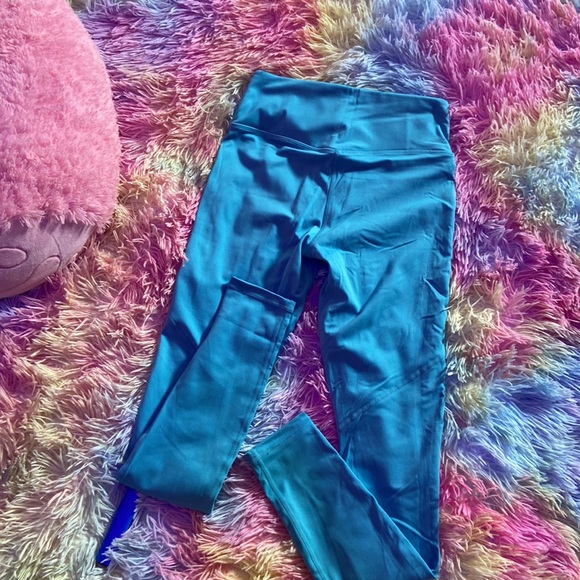 Brand new fabletics yoga pants - Picture 2 of 3